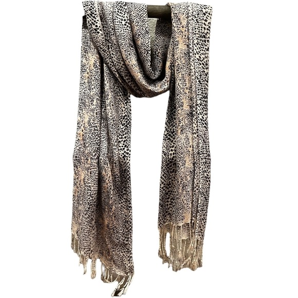 Leopard Scarf with Fringe. Brand and material unknown. - Picture 1 of 5